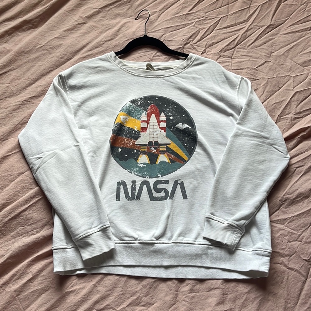 White H&M Graphic Crewneck; Size L